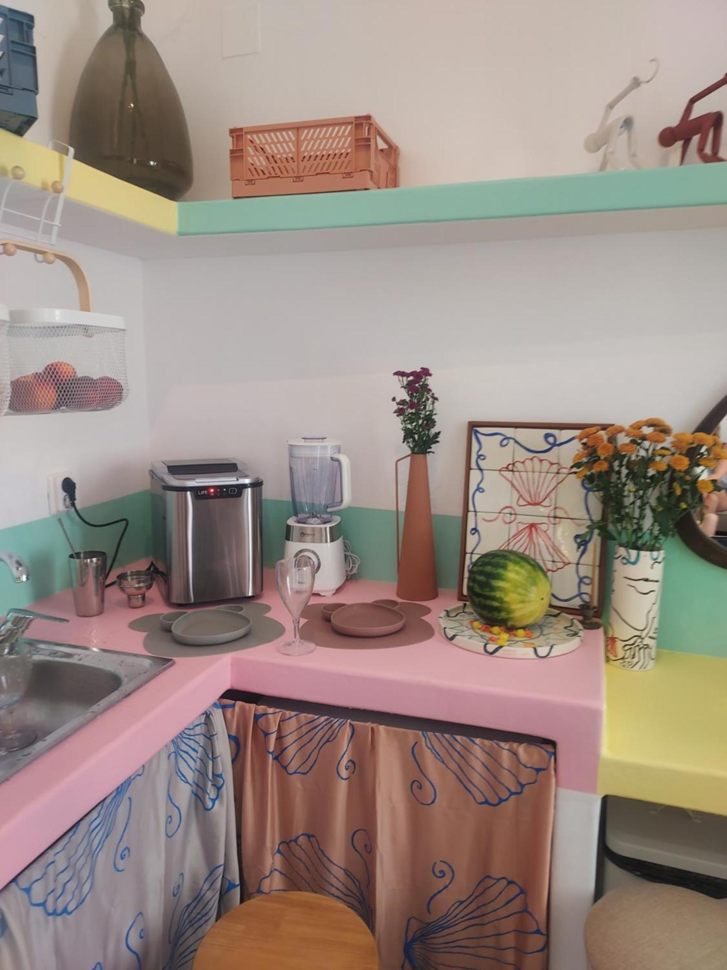Holy Summer In Market Streets Apartment Naousa (Paros)