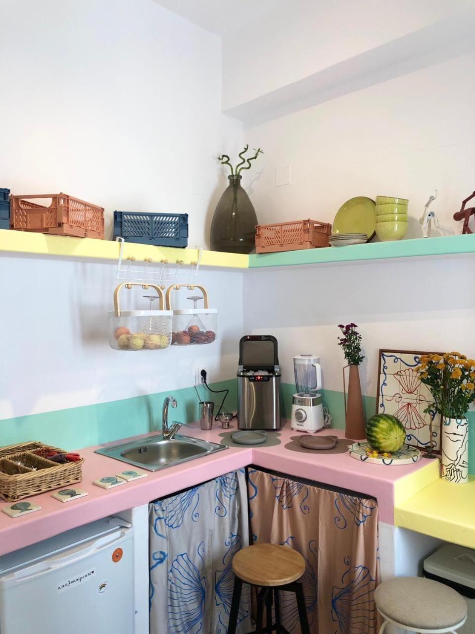 Holy Summer In Market Streets Apartment Naousa (Paros)